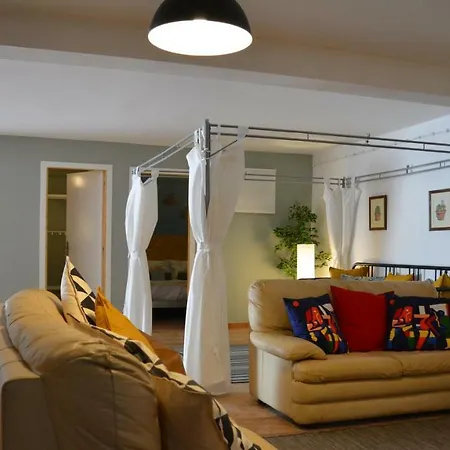 Jo's House - Unique Loft Homestay szállás